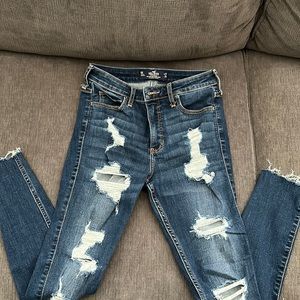 Hollister High Rise Crop Super Skinny Blue Jeans, size 5R, W 27, L 26.